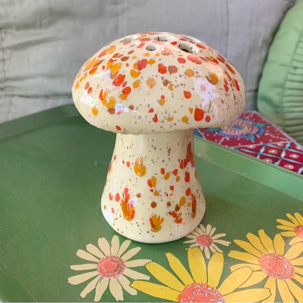70s Arnel’s Speckled Mushroom